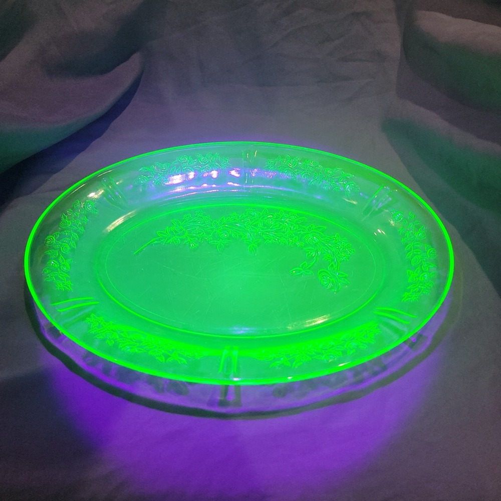Oval Sharon Cabbage Rose Platter Uranium Glass Federal 12" x 8" Depression